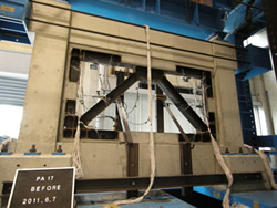 2011年 内付型H形鋼K型ブレース　架構実験（低強度コンクリート補強）