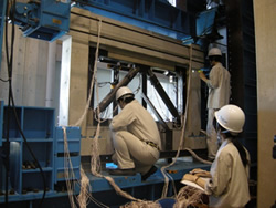 2012年 内付型ピン接合二重鋼管ブレース　架構実験（低降伏点鋼ダンパー）